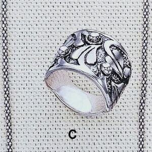 Silpada Sterling Silver Floral Vine Holy Trinity Ring R1686